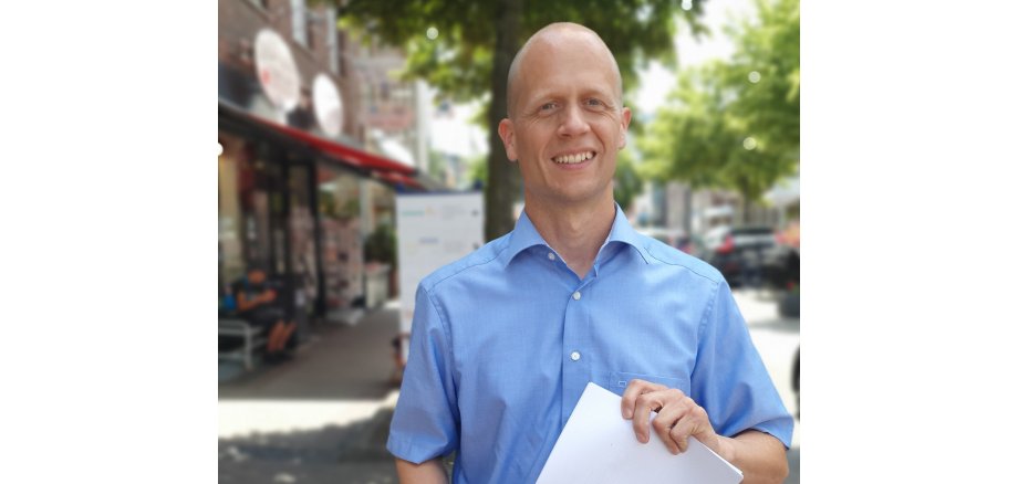 Bürgermeister Kai Louis in der Innenstadt