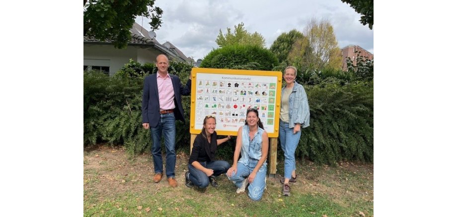 Bürgermeister Kai Louis, Sandra Senftleben, Claudia Franzen und Kathi Mobers